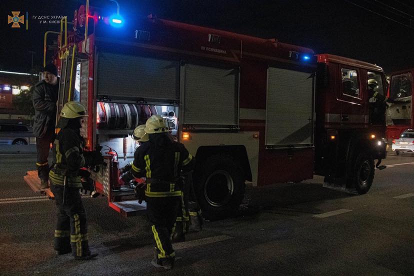 В Киеве горел торговый центр - видео