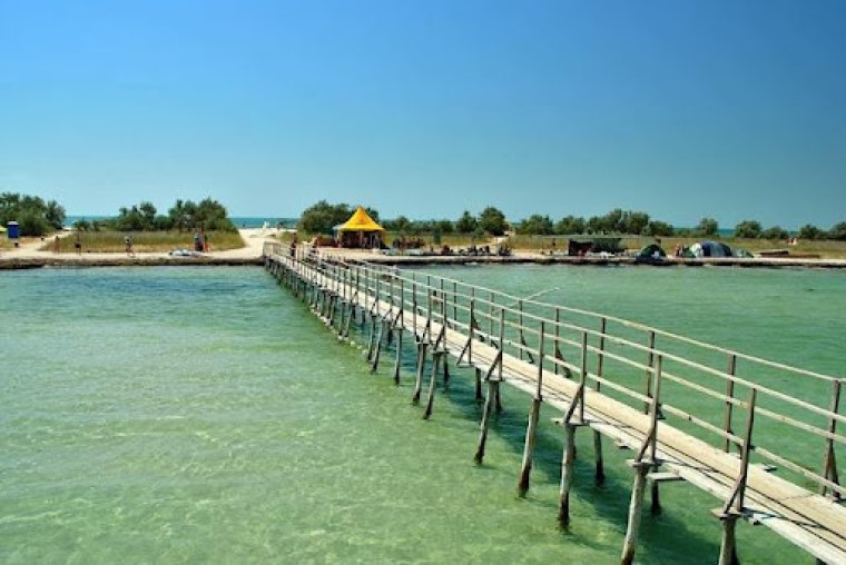 "Душа півдня" на Джарилгачі: як волонтери самотужки створили табір для реабілітації ветеранів АТО (фото)