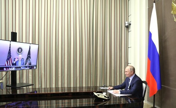 Володимир Путін під час онлайн-зустрічі з Джо Байденом