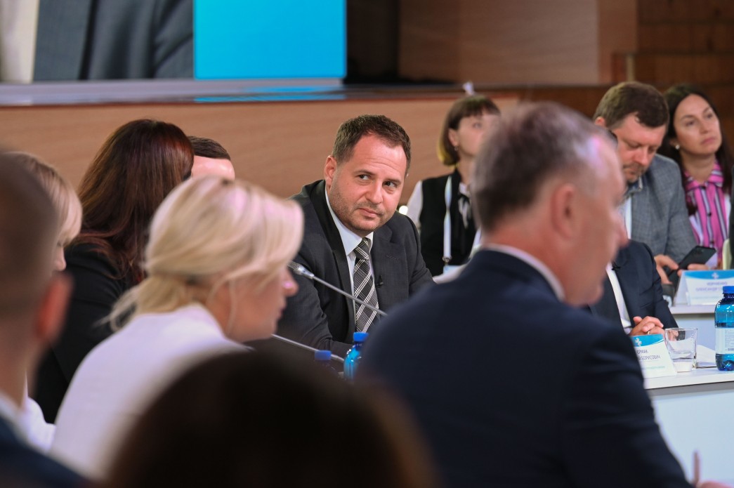 Розмовляли дев'ять годин: про що домовилися радники "Нормандської четвірки"