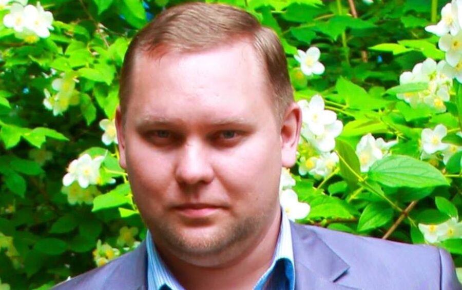 На Донеччині депутат-"слуга" вистрибнув з вікна на очах 7-річного сина