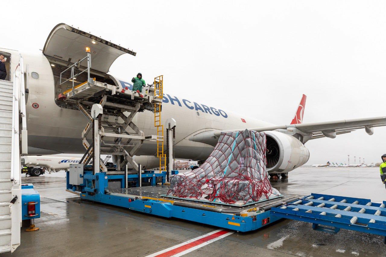 Літак з українським супутником "Січ-2-30" вилетів з аеропорту "Бориспіль" - фото