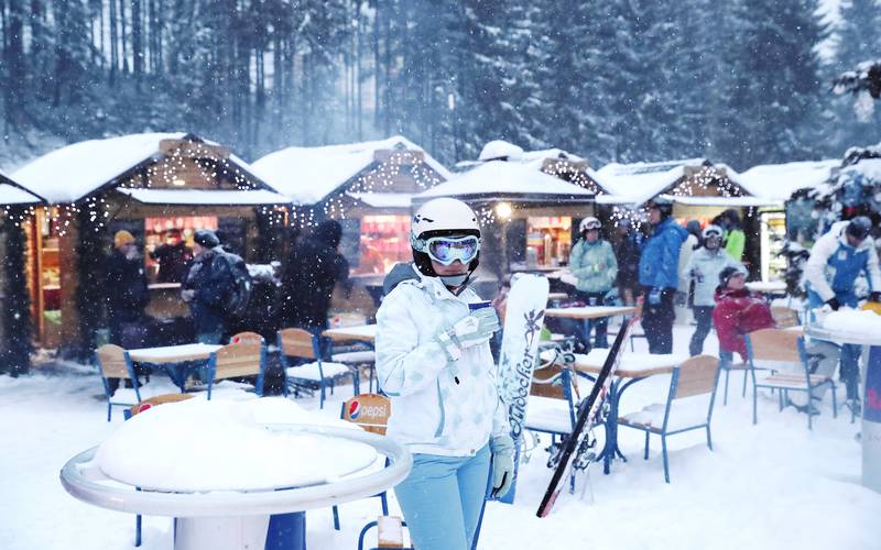 45 тисяч за два дні, а сервісу немає: відпочивальники скаржаться на дорожнечу на Буковелі (відео)