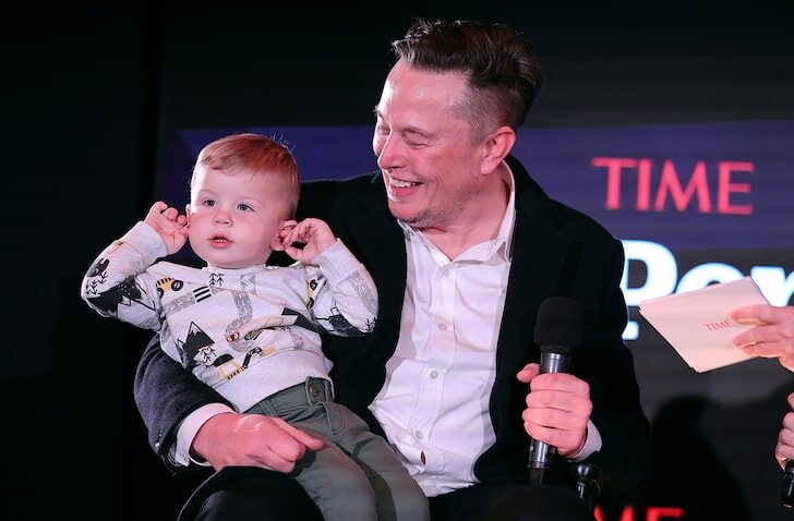 Ілон Маск прийшов на церемонію вручення "Людини року" з однорічним сином - фото, відео