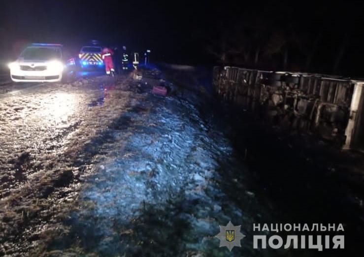 Во Львовской области 14 человек пострадали в ДТП с автобусом, который ехал в Польшу - видео