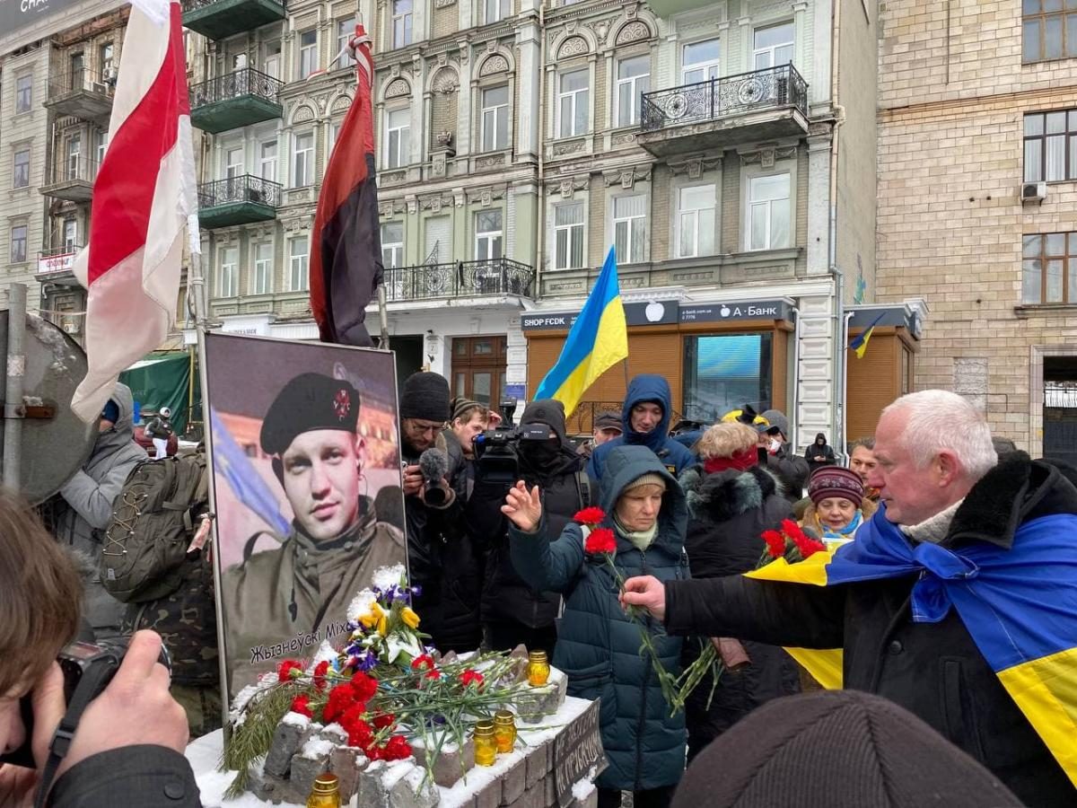 У Києві Ходою вшанували перших загиблих героїв Небесної сотні (фото)