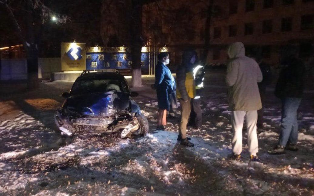 В Киевской области пьяный водитель так убегал от копов, что наехал на одного из них (видео)