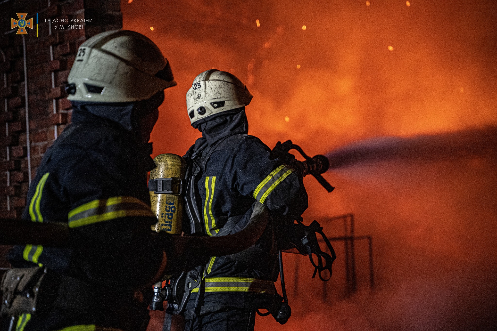 Масштабный пожар на Житомирщине: оккупанты взорвали две нефтебазы - видео