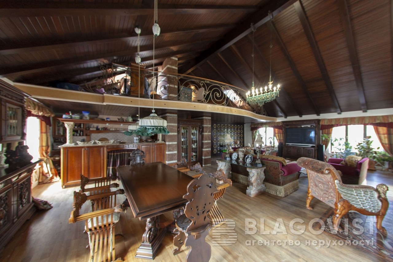 В Киеве продают квартиру в стиле итальянского ренессанса за 28 миллионов гривен - фото