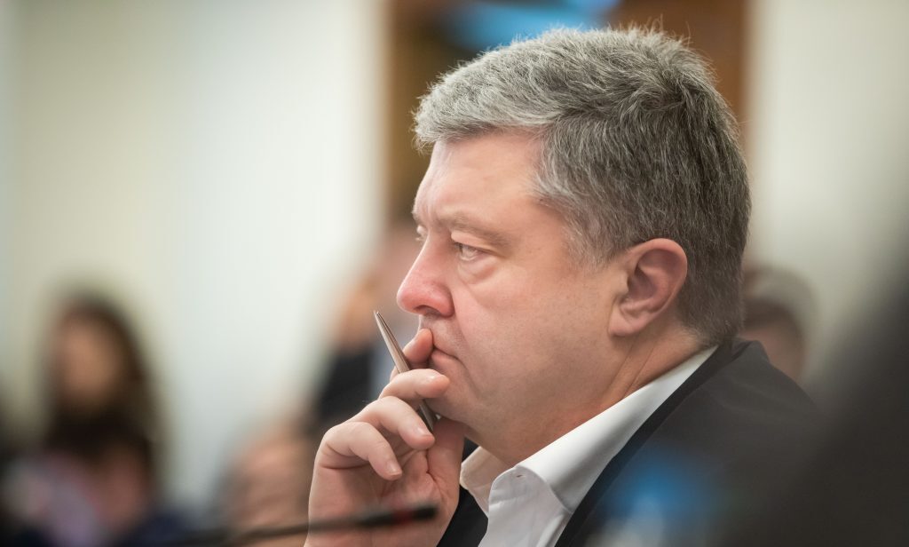 Украинцы считают Порошенко лидером оппозиции – опрос КМИС