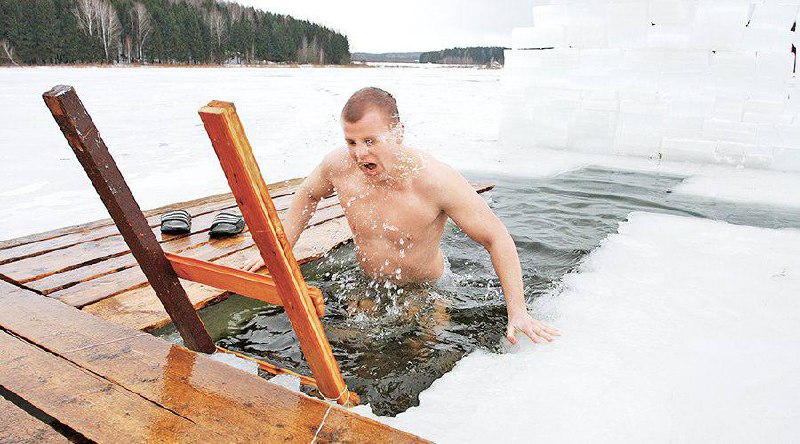 Столична влада просить киян цьогоріч не купатися на Водохреща