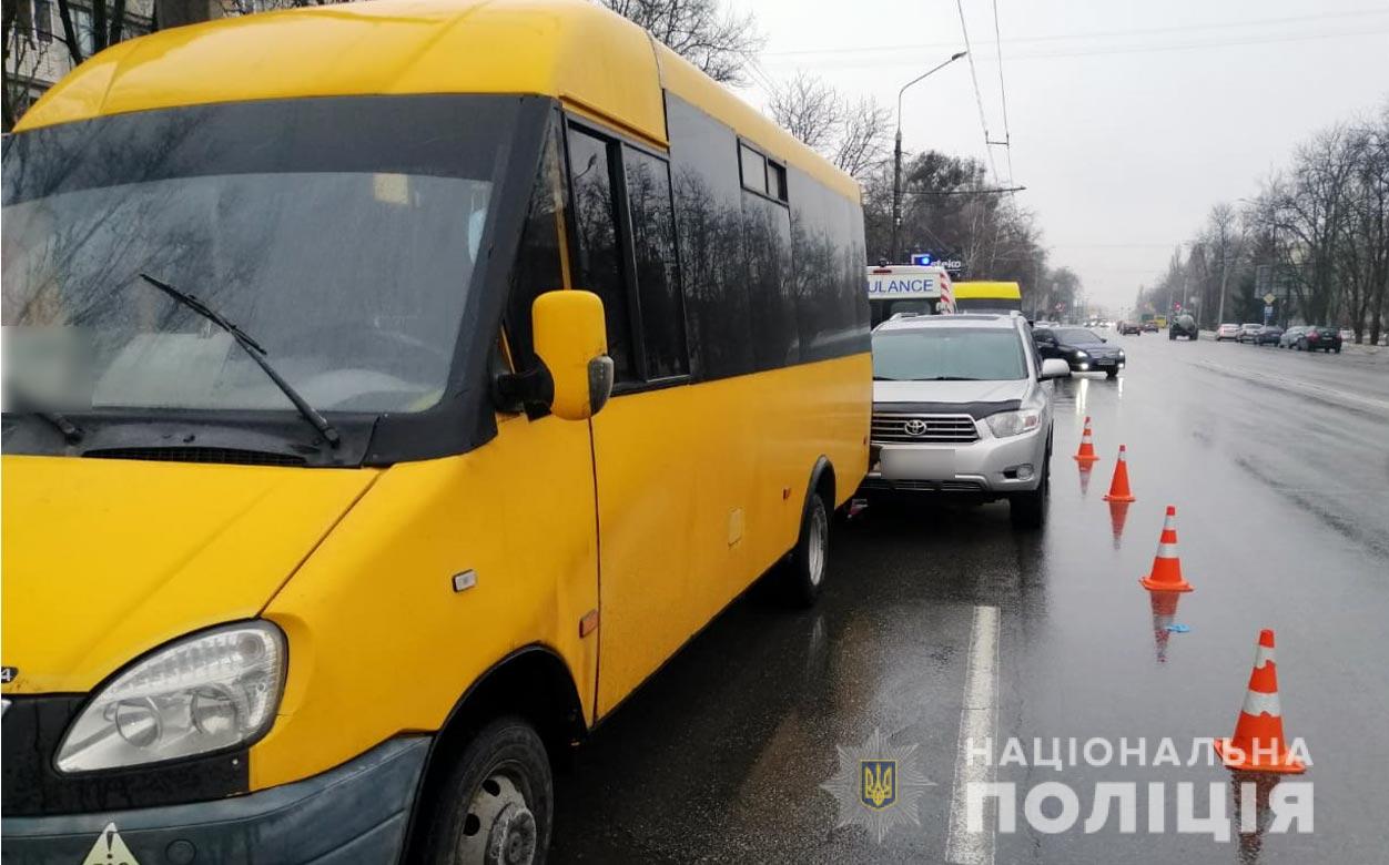 У Полтаві водію Toyota стало зле за кермом: чоловік врізався у маршрутку з людьми