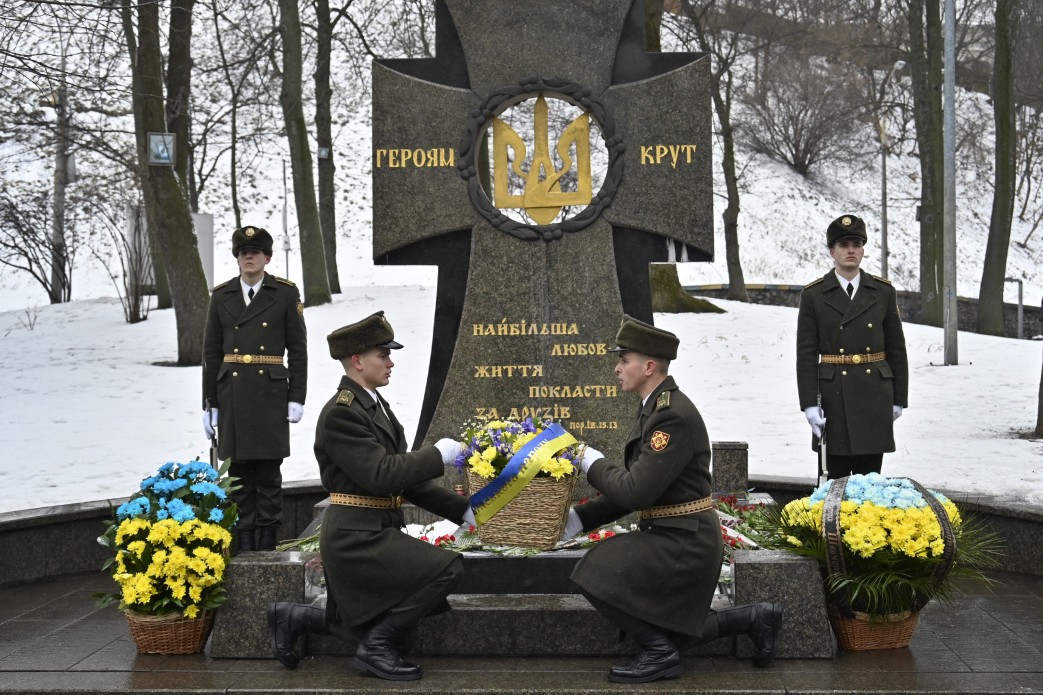 В Україні вшановують пам'ять Героїв Крут (фото)