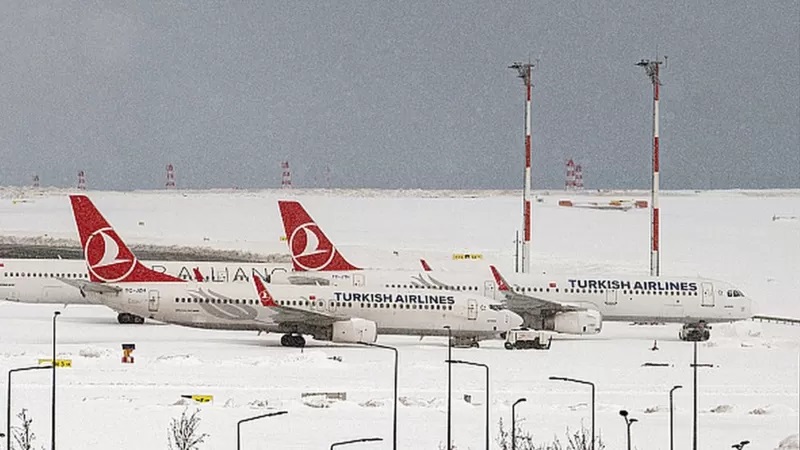 Украинцы застряли в Стамбуле из-за непогоды