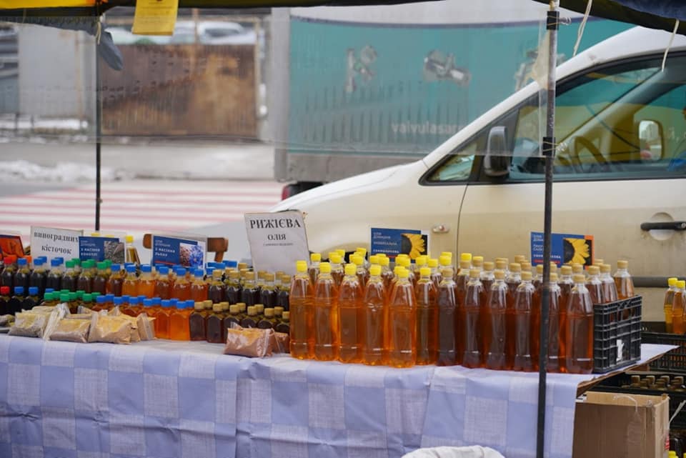 Продуктові ярмарки у Києві 25 лютого-2 березня: де та коли відбуватимуться