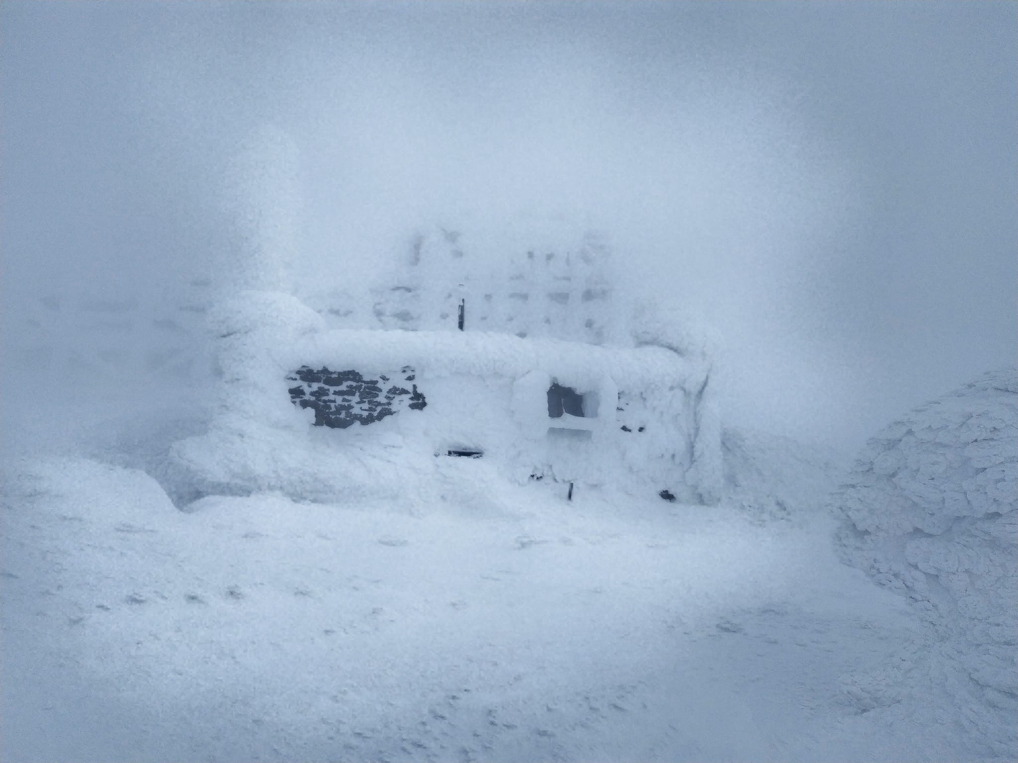 Снеголавинная опасность и потепление: синоптики о погоде на 6 февраля