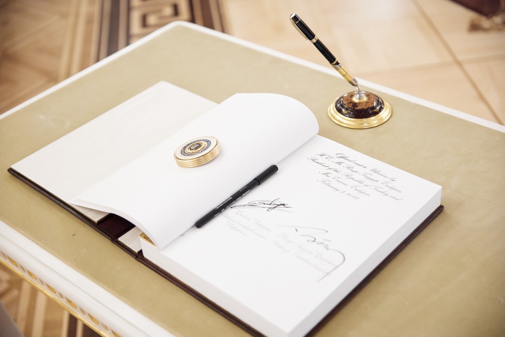 Зеленский решил ввести визовый режим с россиянами