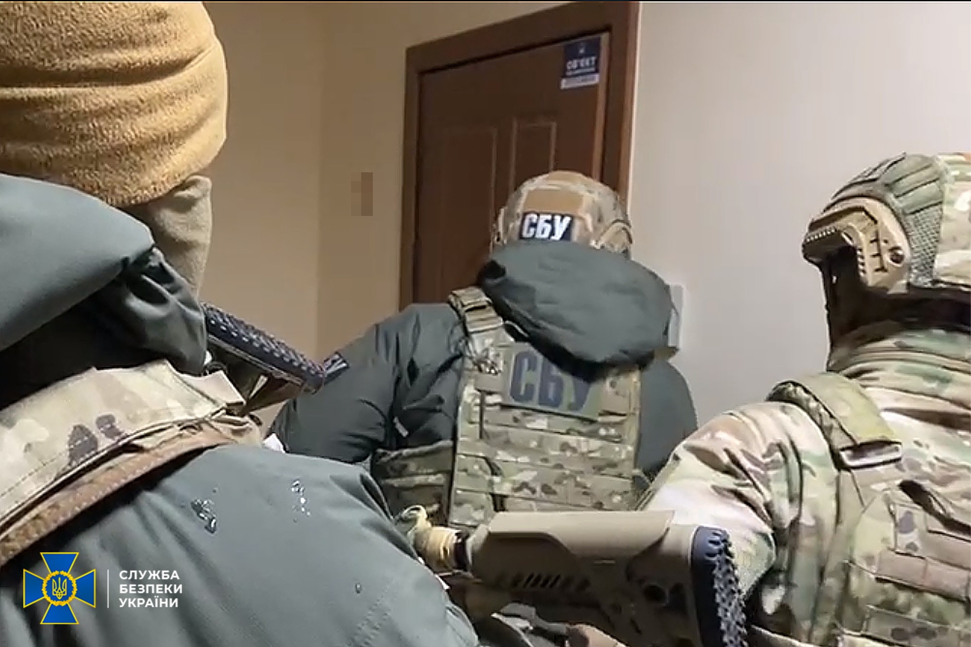 На Прикарпатье задержана банда, которая захватывала здания и похищала людей (фото)