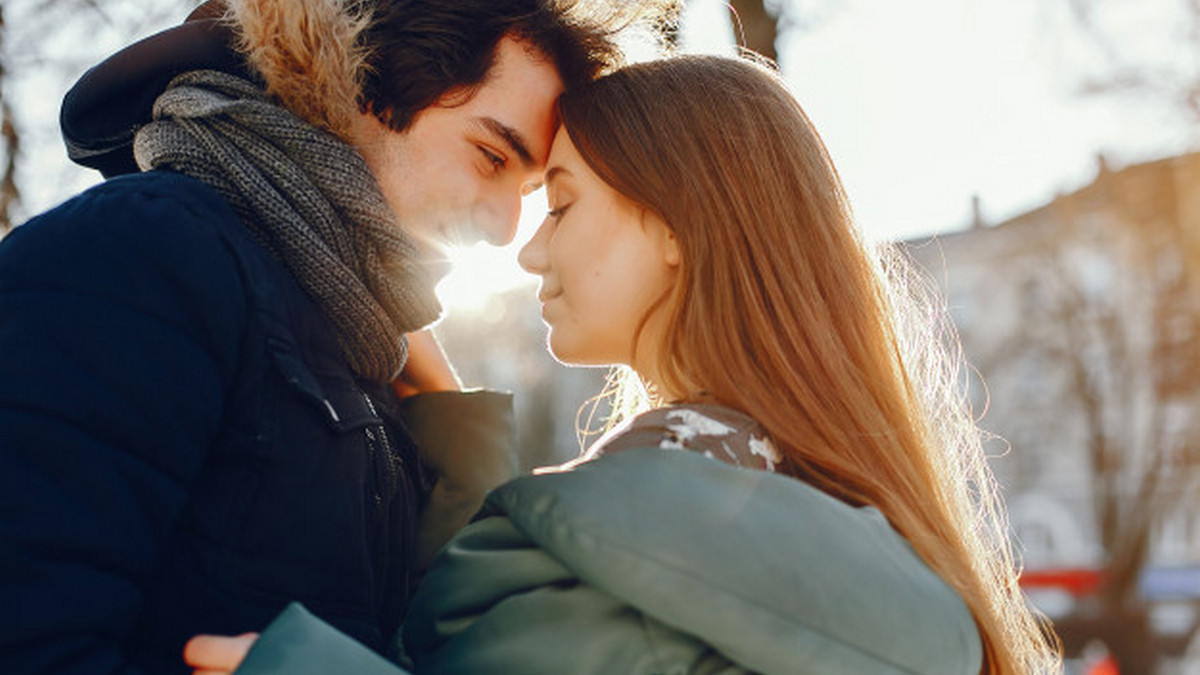 Тепло і майже без опадів: якою буде погода у вихідні та на день Валентина