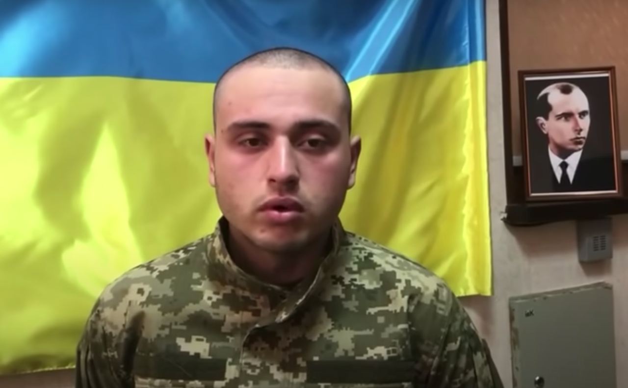 Тіла лежать на полях, а живі нікому не потрібні: рашисти скаржаться, що їх кинули (відео)