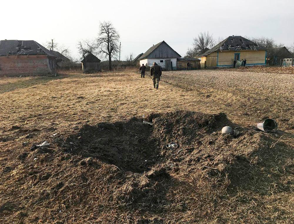 Последствия вражеских обстрелов в Житомирской области / Фото: facebook.com/zhytomyr.police