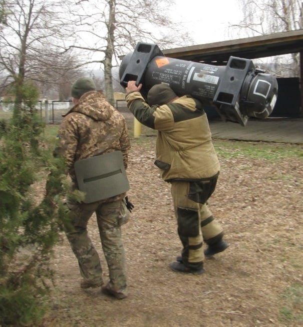 Українські військові з Джавелінами / Фото: facebook.com/UkrainianLandForces