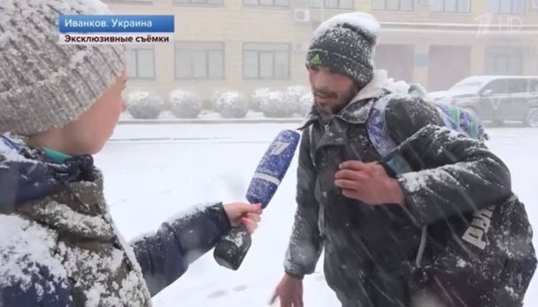 Російська пропаганда знімає сюжет для росТБ / Фото: t.me/Tsaplienko