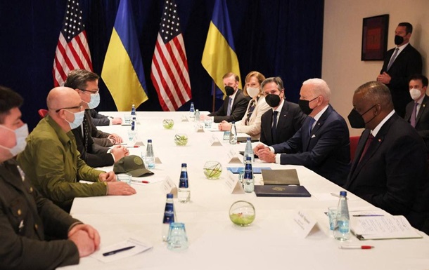 Обговорили нові санкції проти росії: Кулеба про зустріч з Байденом у Польщі