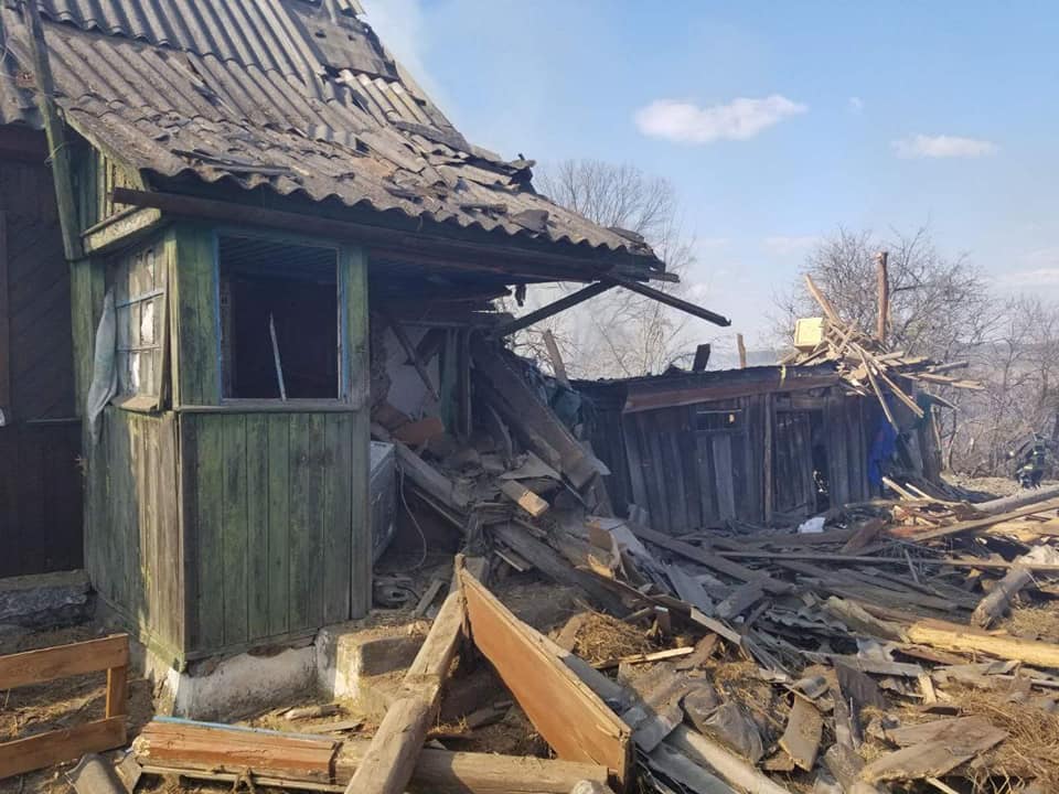 Російські окупанти нанесли авіаудар по селу на Житомирщині - фото