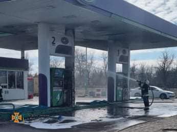 Рашисти обстріляли АЗС у Миколаєві / Фото: facebook.com/MNS.GOV.UA
