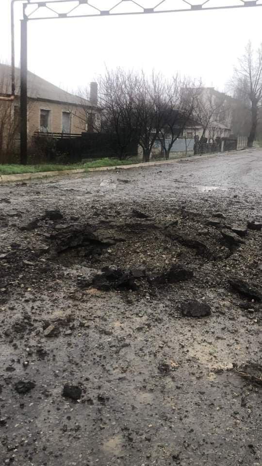 Окупанти поранили жителів Кремінної під час обстрілів