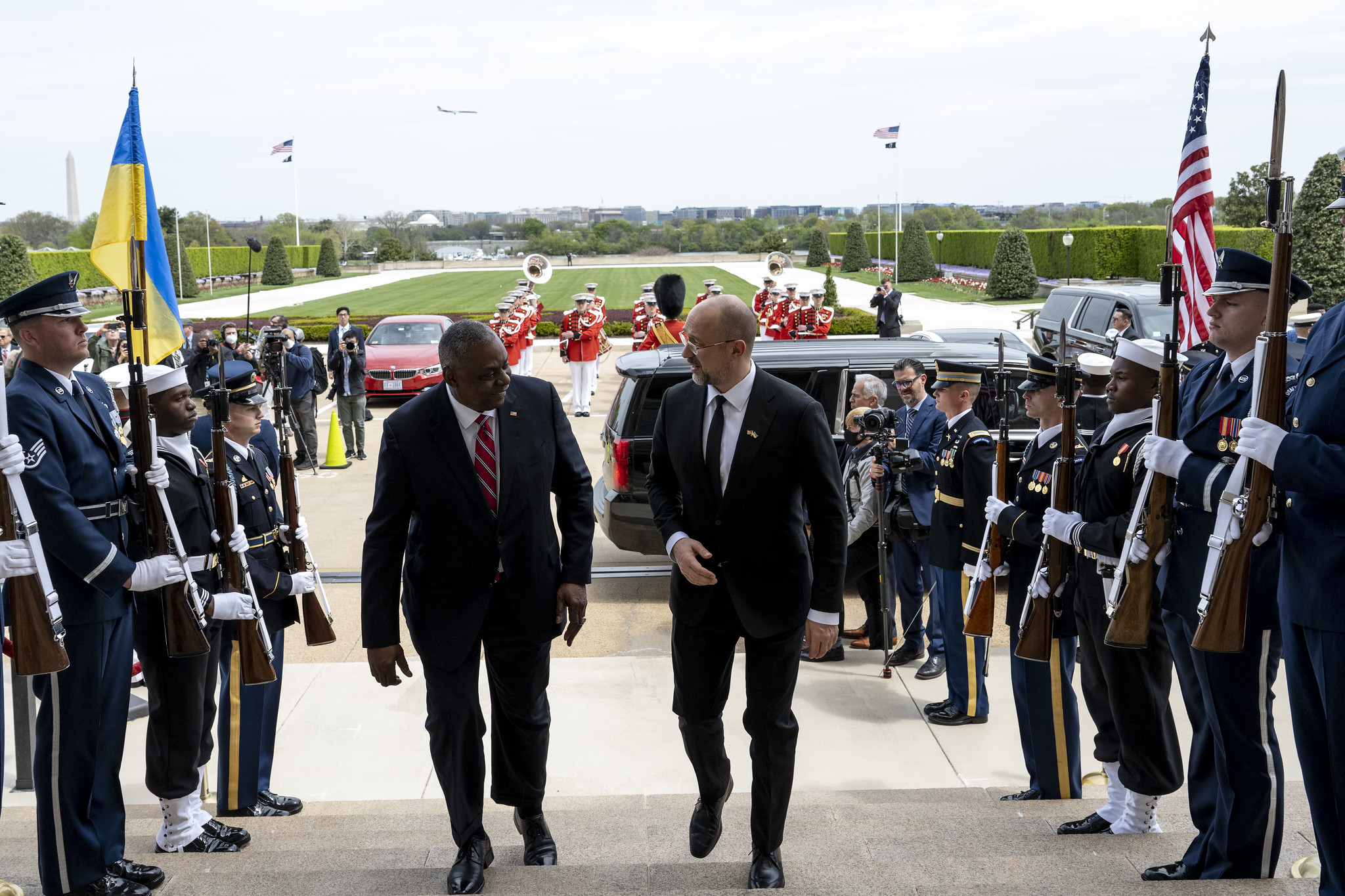 Глава Пентагону розповів про новий пакет допомоги для України - фото