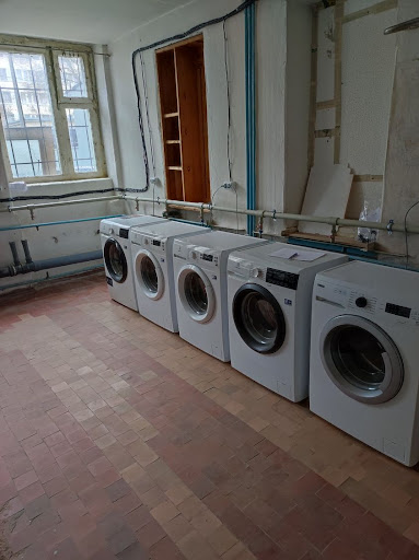 В Николаевской области волонтеры организовали прачечную для военных