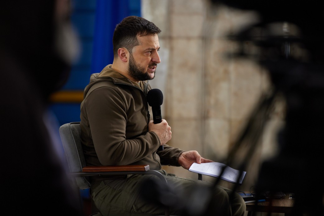 Зеленскому предлагали уступить суверенитет Украины ради путина: интервью президента