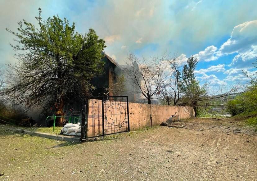 Лисичанська гімназія згоріла вщент / Фото: t.me/luhanskaVTSA