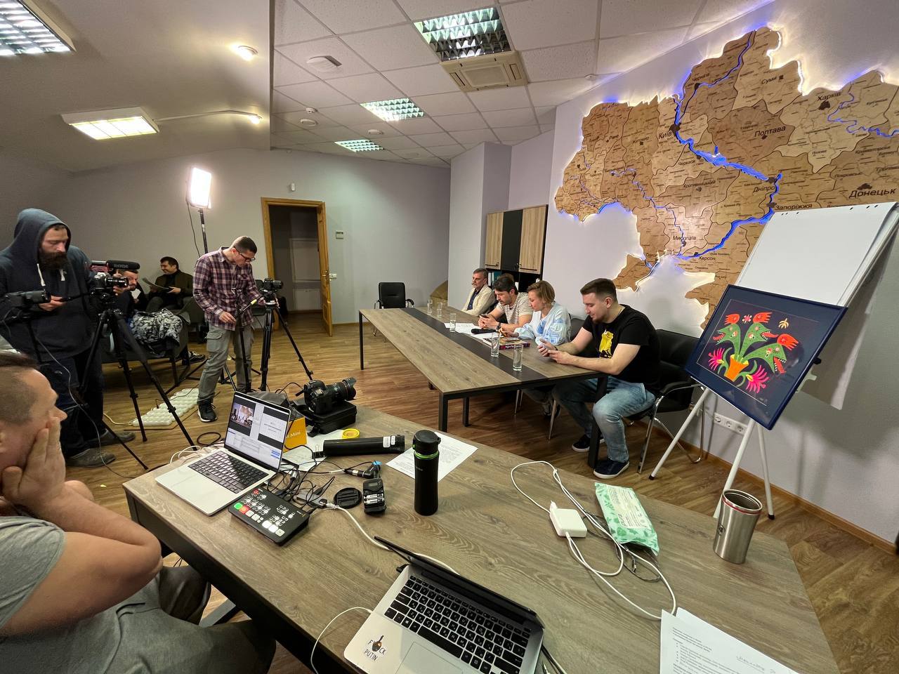 Притула продав картину Марії Примаченко за 500 тисяч доларів - відео