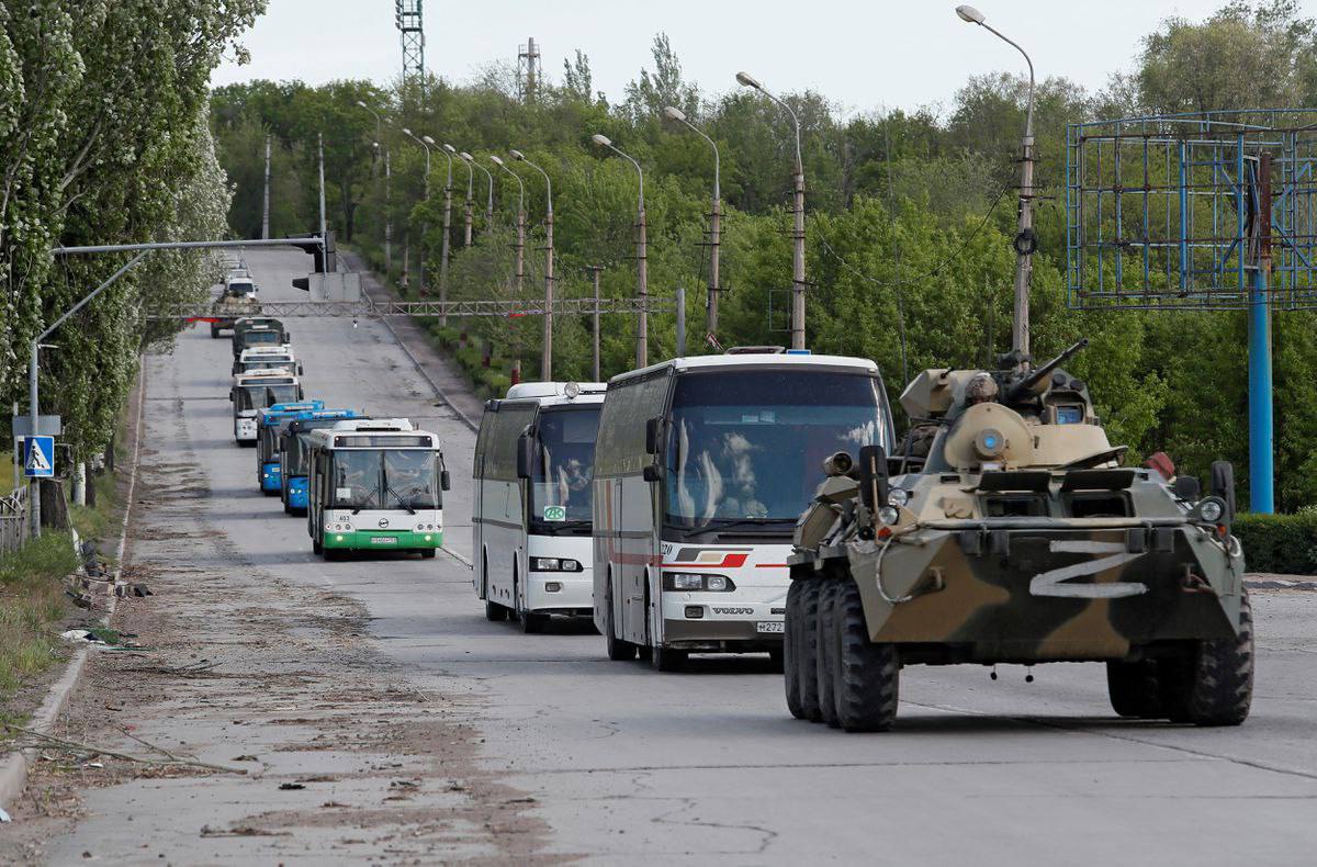 Українських захисників везуть до в'язниці / Фото з Telegram