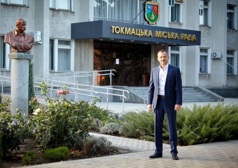 Внезапно умер мэр оккупированного Токмака: подозревают самоубийство