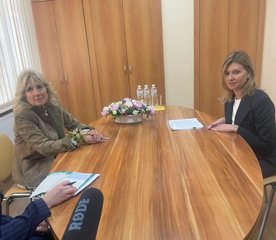 Жена Байдена посетила Украину - видео