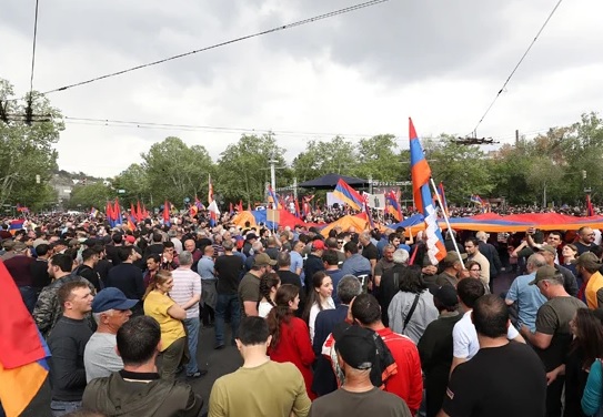 Массовые протесты в Армении: чего требуют участники акций неповиновения