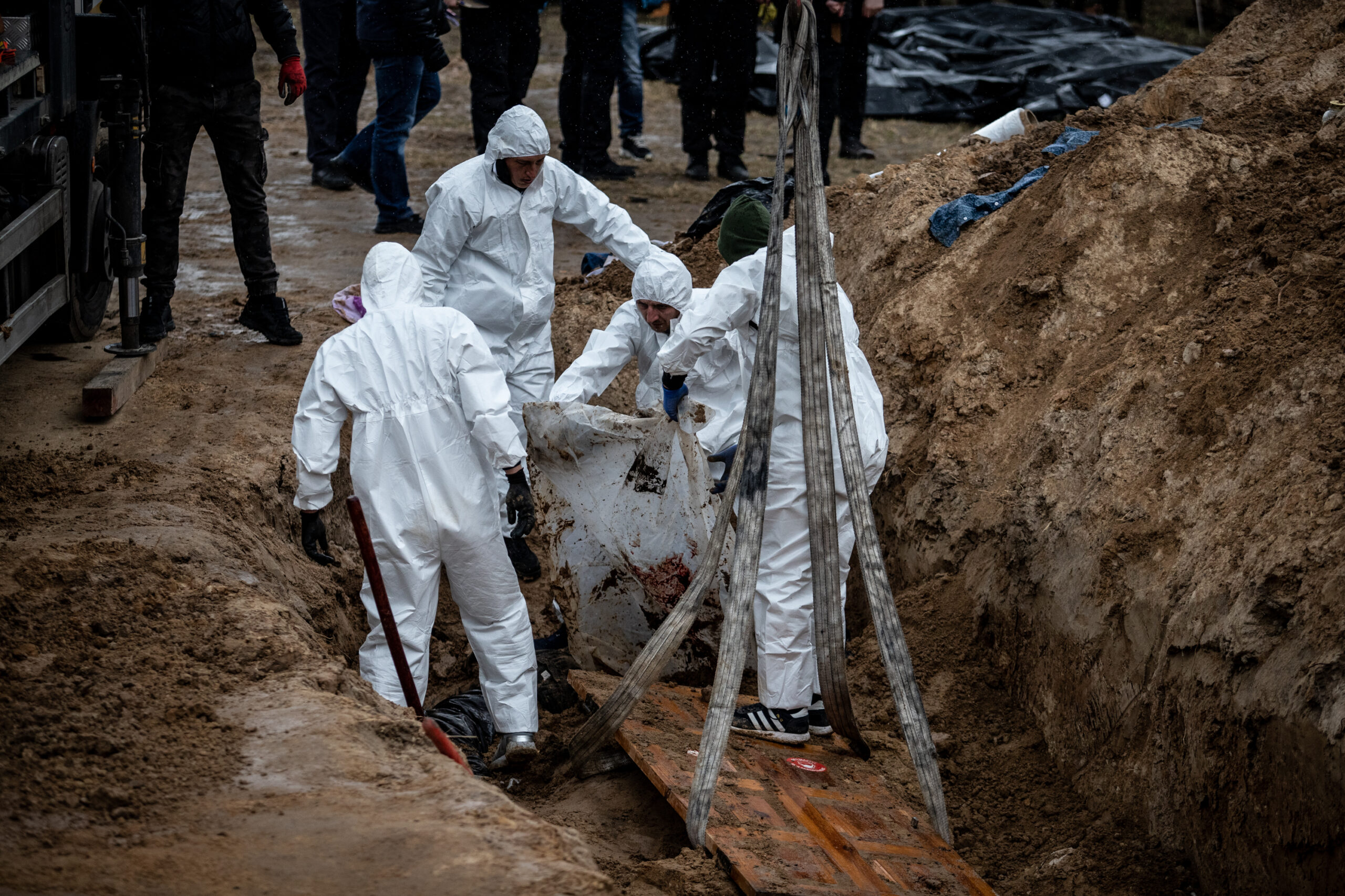 Оккупанты отрезали головы и концовки гражданским: Зеленский о зверствах в Буче