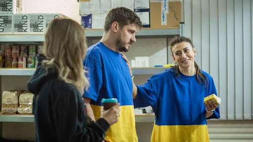 Герої тилу: у Миколаєві волонтери не лише допомагають фронту, а й шиють брендований мілітарі одяг