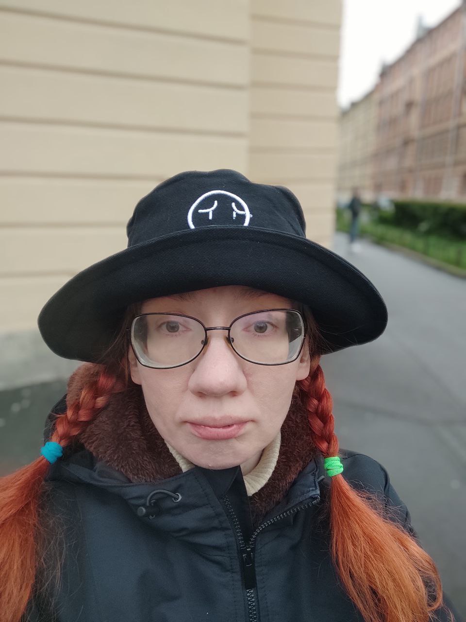 Скандальна ексвикладачка столичного вишу носить одяг з символікою "Z" (фото)