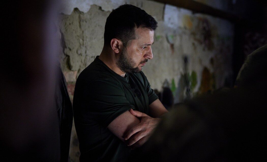 Бойові дії із застосуванням усіх видів озброєння - Зеленський про ситуацію на фронті