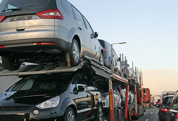 Война не мешает: с 24 февраля нардепы приобрели новых автомобилей более чем на миллион долларов