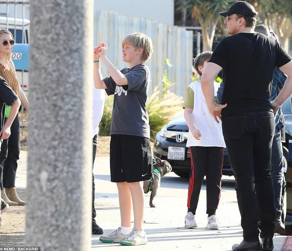 Ребенок Илона Маска Ксавьер Александер Маск решил сменить имя