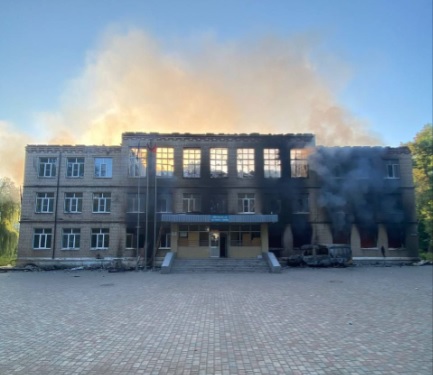 Окупанти "Градами" накрили школу на Донеччині - фото, відео