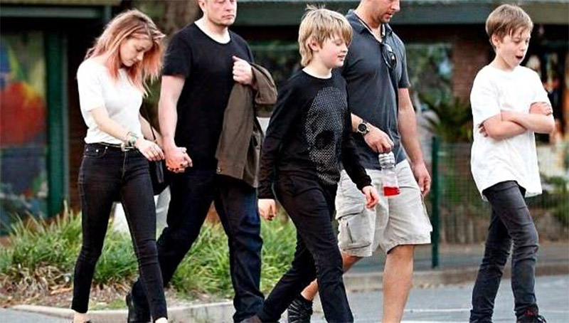 Сын Илона Маска сменил пол и отказался от фамилии отца