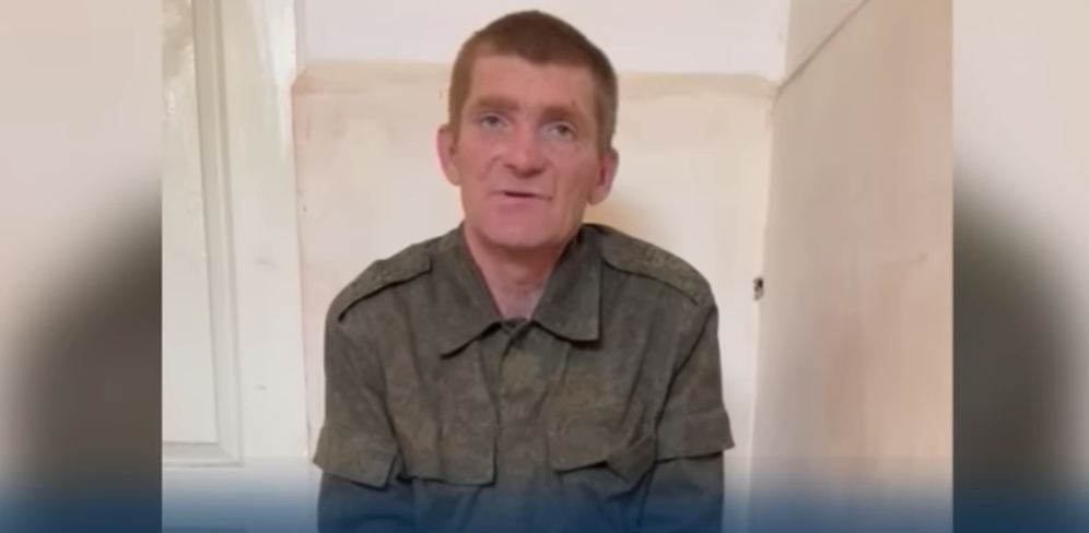 Оккупанты взяли в армию "зека" из Луганщины, который хочет заработать на вставные зубы (видео)