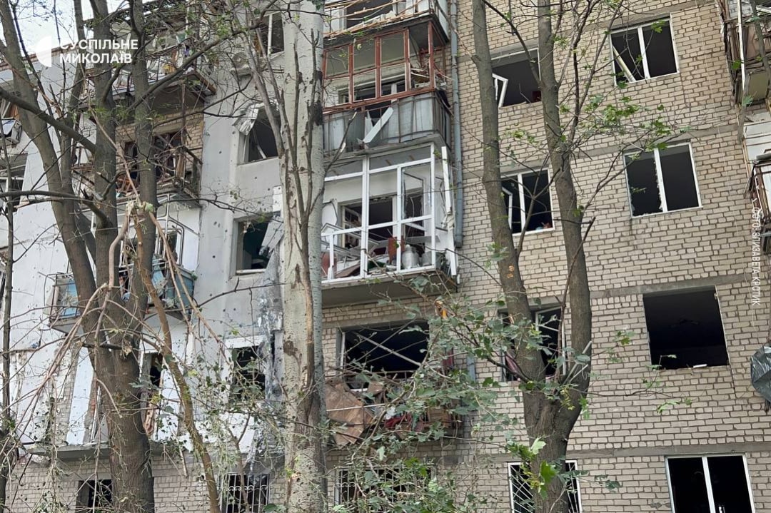 Россияне обстреляли спальный район Николаева из РСЗО "Торнадо-С" (фото)